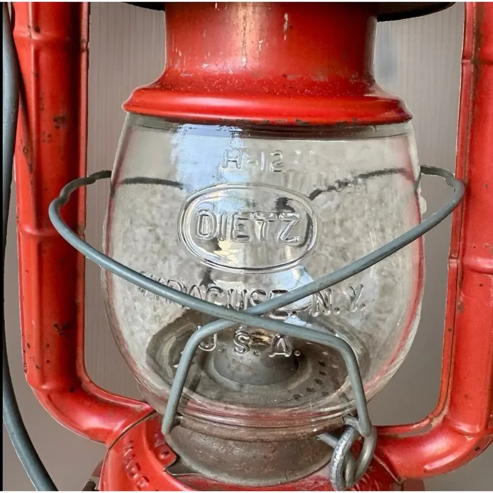 Vintage Dietz Comet Red Kerosene Lantern Made in USA Original Globe 9” Tall